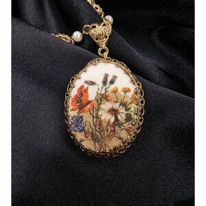 Vintage WEST GERMANY Unsigned Gold-Tone Floral Pendant Necklace